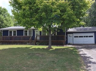 6496 Salmon Creek Rd, Williamson, NY 14589