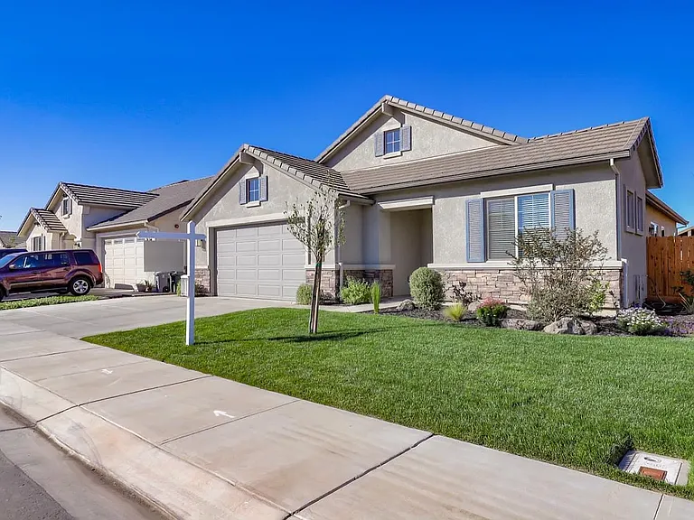 1474 Sunridge Ct — Photo 3