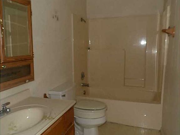 3rd image of 279 E 2nd St