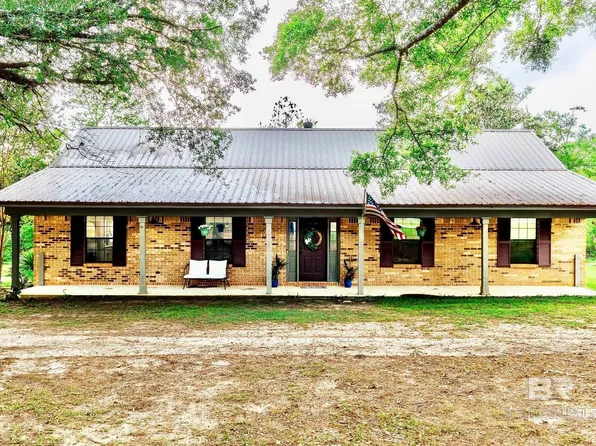 10730 Meadow Ln W, Irvington, AL 36544
