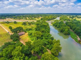 148 E State Highway 71, Smithville, TX 78957