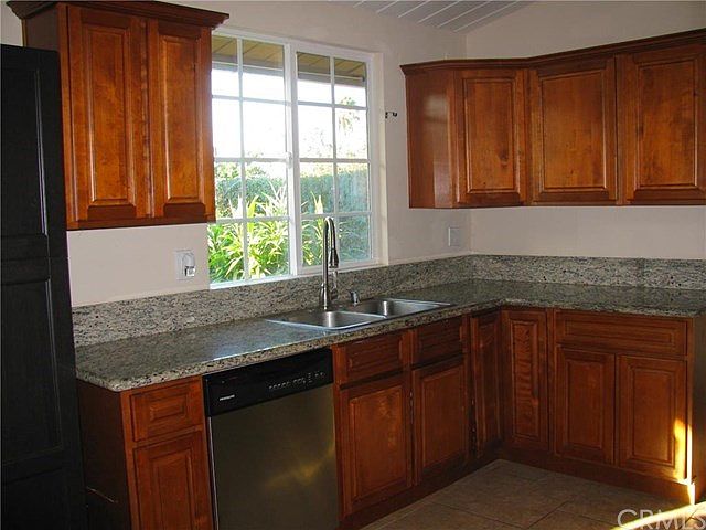 Beautiful upgraded kitchen
