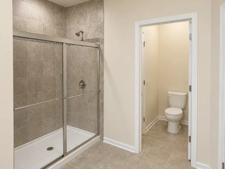 Owner's en suite.