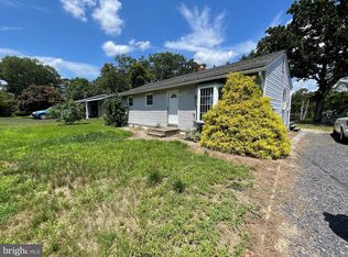 6 W Collings Dr, Williamstown, NJ 08094