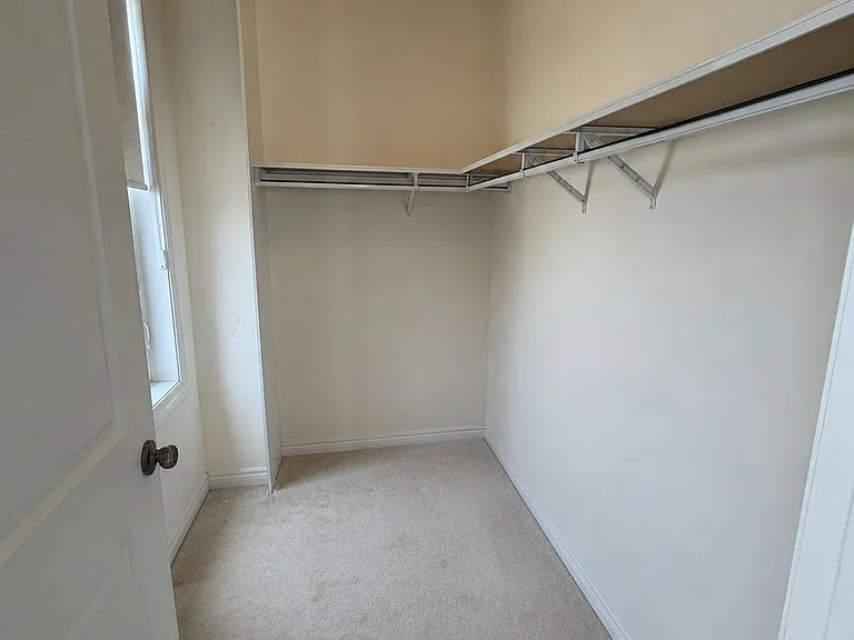 218 Dougall Ave — Photo 13