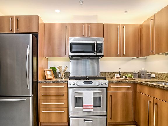 3rd image of 350 11th Ave Unit 218