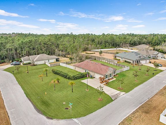 3rd image of 104 Diamond Lake Dr