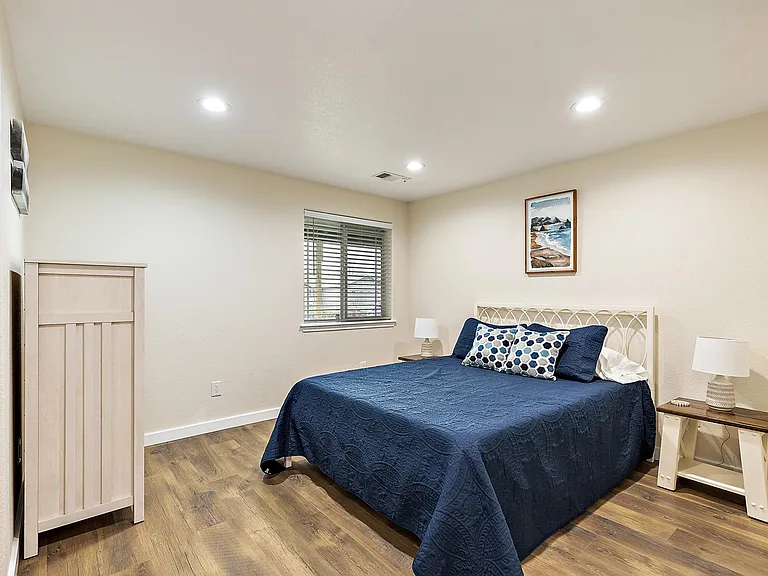 2327 Jeremy St — Photo 42