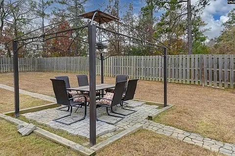 5 bed, 2322 sqft, $2,400 — Photo 4