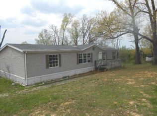 7431 Johnson Mill Rd, Hopkinsville, KY 42240