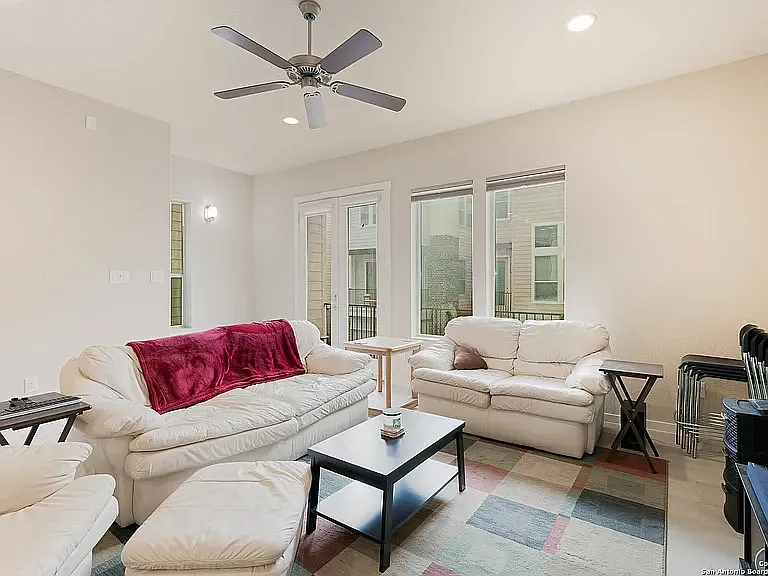 3831 Harry Wurzbach Rd #21 — Photo 22