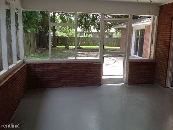 3rd image of 135 Palm Springs Dr