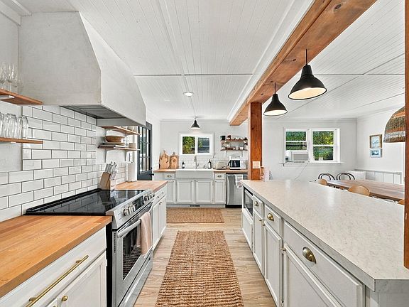 3rd image of 103 Court St