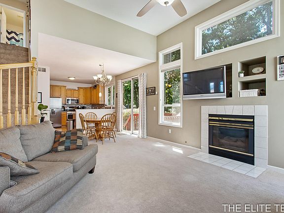 4th image of 4691 Meadow Lake Dr SE