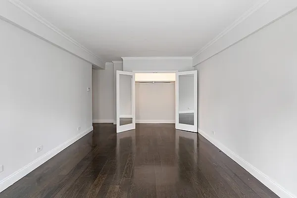 Rented by 165 E 66 Street Residential Owner LLC | media 6
