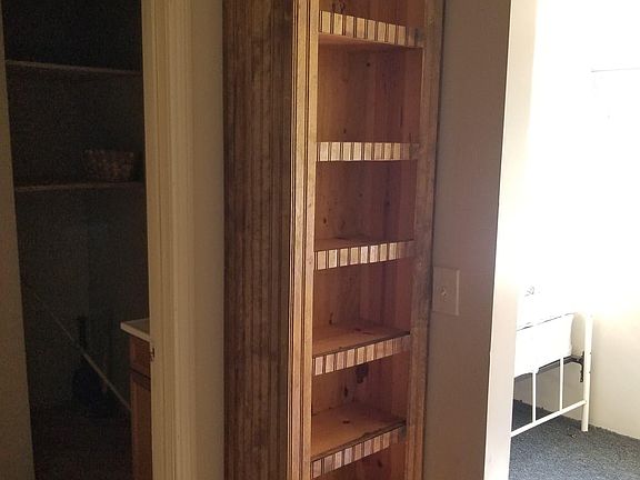 Storage cabinet