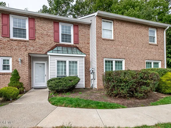 90 Foxwood Place, Morganville, NJ 07751