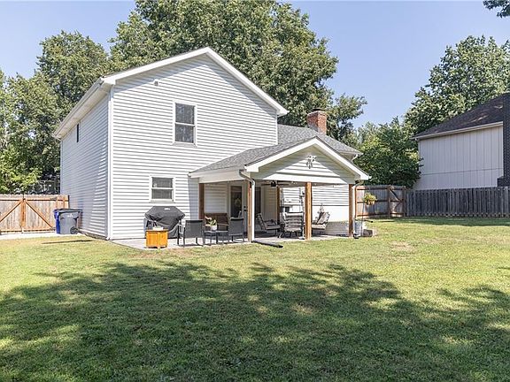4th image of 1829 E 152nd Cir