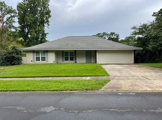 1182 Colonial Dr, Baton Rouge, LA 70806