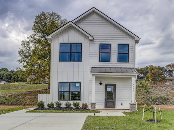 4196 Gambrel Oaks St, Blountville, TN 37617