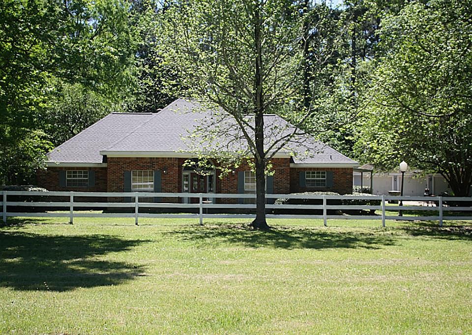 1st image of 27176 Holly Dr