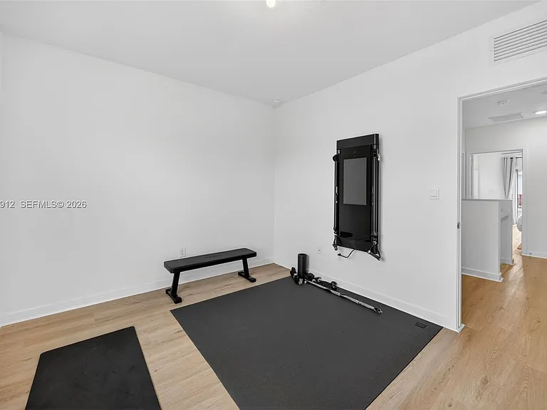 826 SE 17th St — Photo 20