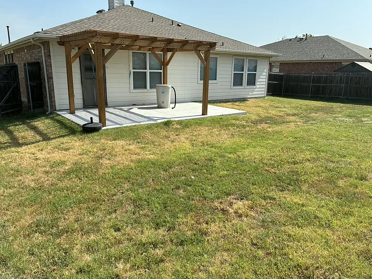 3017 Bryce Dr — Photo 2