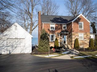 5702 Old Lake Shore Rd, Lake View, NY 14085