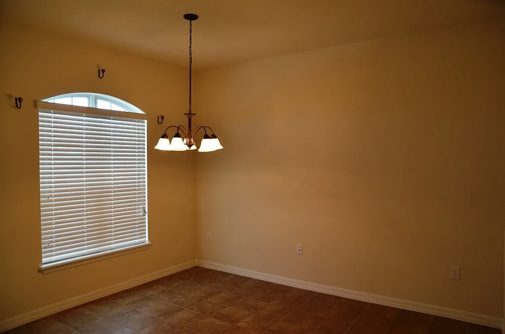 Nice 3/2 with Tile Flooring and 2-Car Garage in Azalea Cove (SE Orlando) — Photo 2