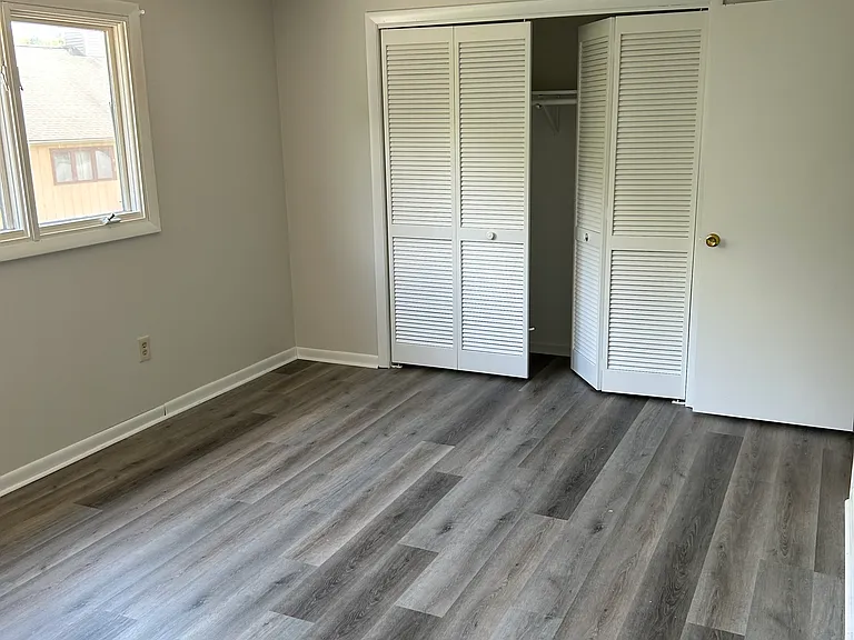 124 Skyview Dr #TOWNHOUSE — Photo 2