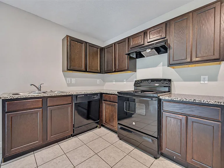 14774 Bowie Ln — Photo 18