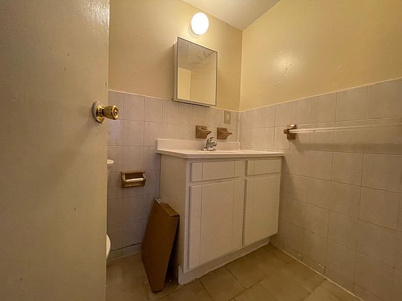 4th image of 1007 E 86th St Floor 1