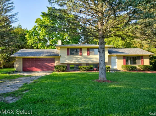 7120 Beecher Rd, Flint, MI 48532
