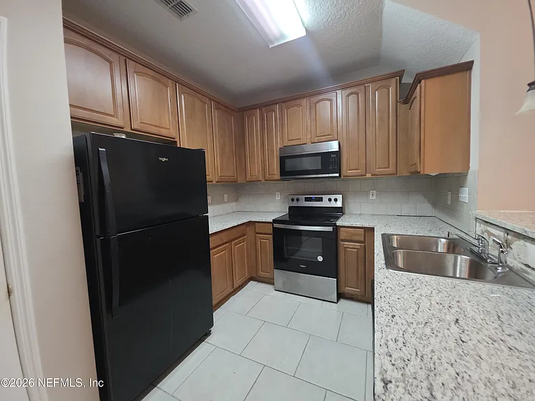 6070 Bartram Village Dr — Photo 8