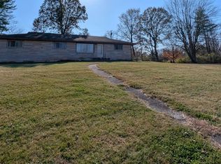 102 Eastgate Ave, Loogootee, IN 47553