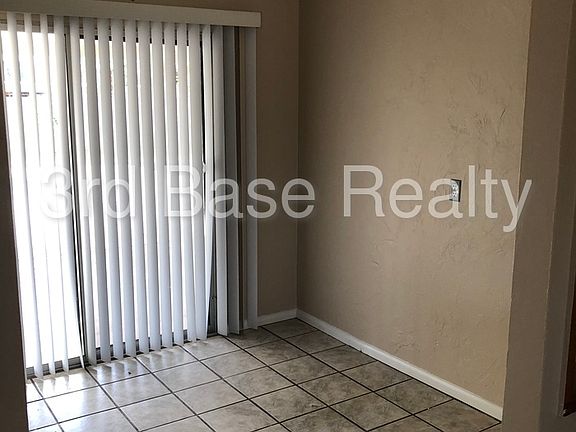 4th image of 1013 E Belmont Ave