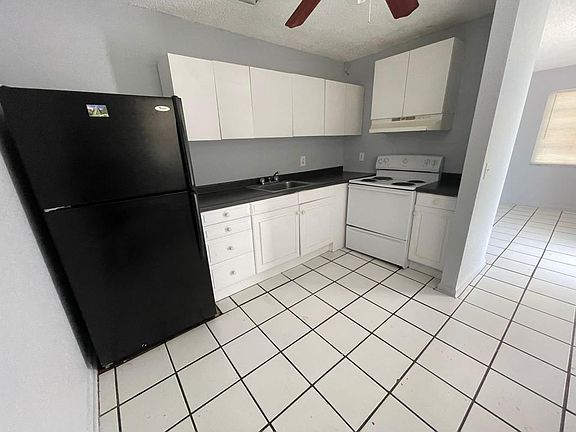 4th image of 501 W Kalmia Dr #K6
