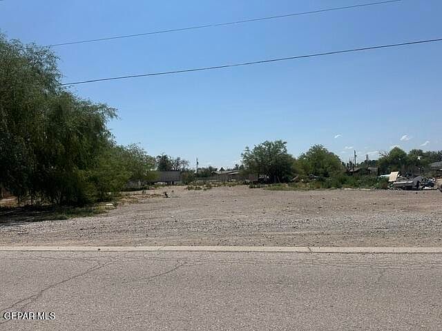 2nd image of 1412 Las Pampas Rd
