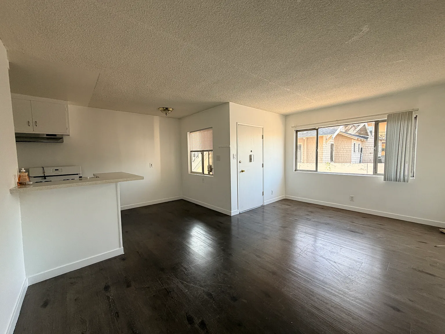 1 bed, 600 sqft, $2,000 — Photo 3