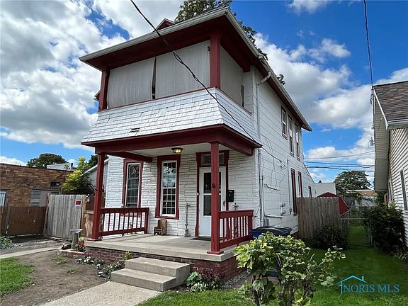 3rd image of 3811 Peru St