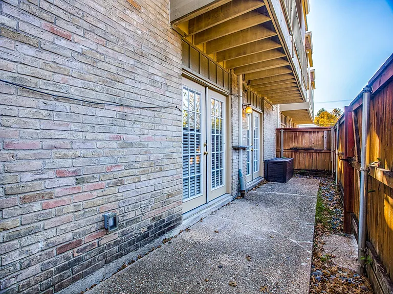 5916 Birchbrook Dr #136 — Photo 16