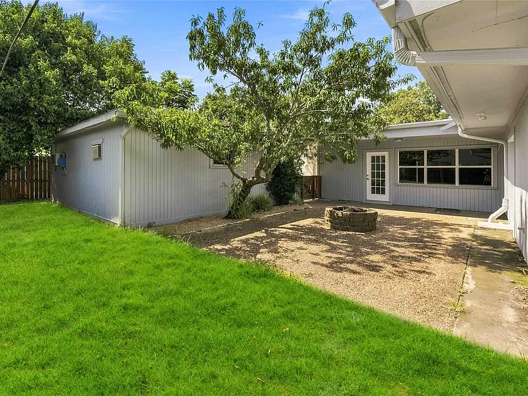 6215 Queensloch Dr — Photo 36