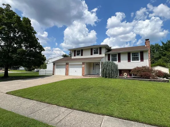 17 Sleepy Hollow Rd, Stratford, NJ 08084