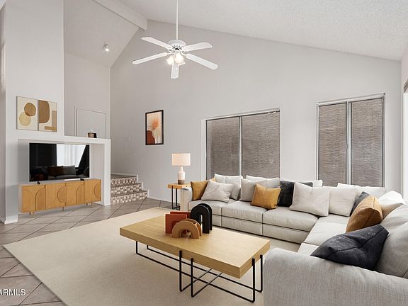 3rd image of 1535 N HORNE -- #35