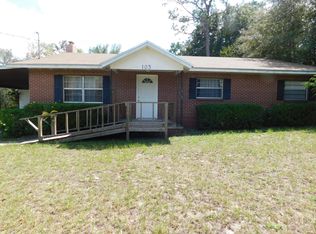 103 Pine Ln, Interlachen, FL 32148