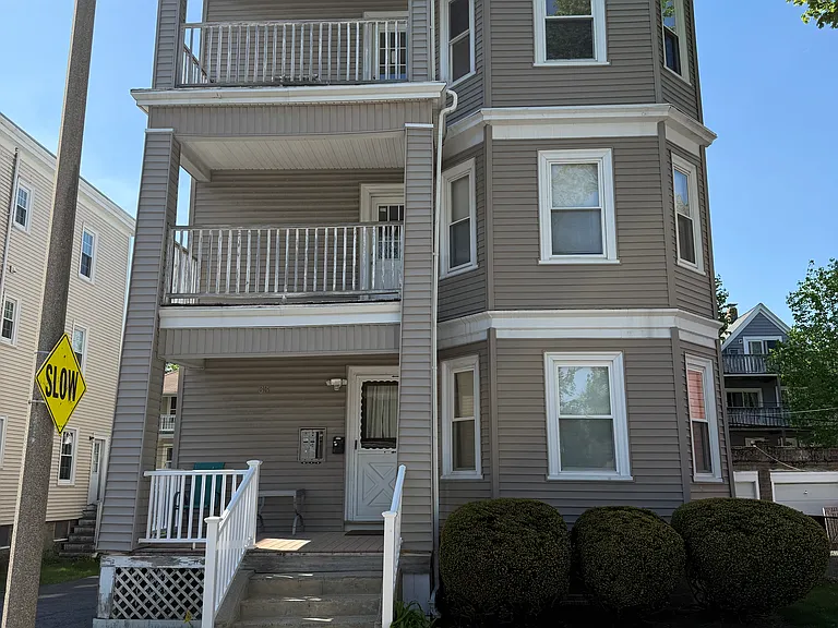 33 Newburg St #3 — Photo 1