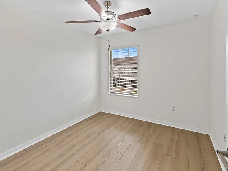 14442 Editors Note St — Photo 31