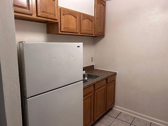 4th image of 301 Franklin Ave APT 12