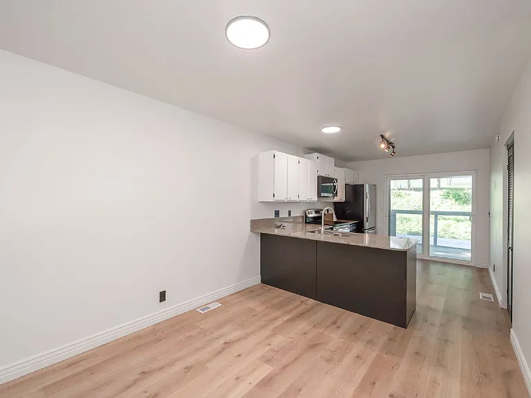 1356 E Merritt Cir — Photo 8