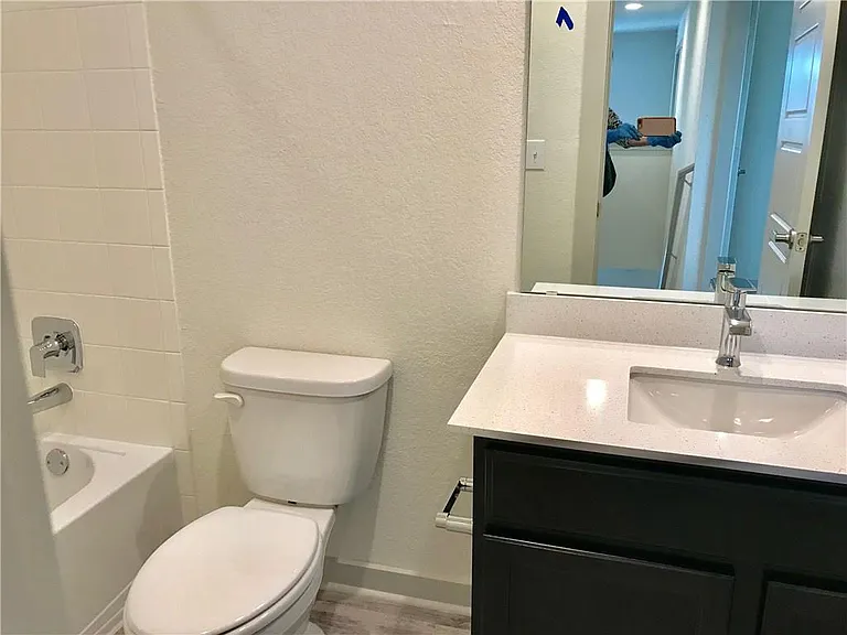 10408 Fulton Ave — Photo 17